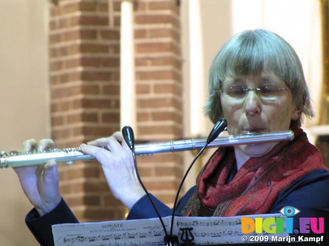 SX11024 Machteld playing flute in church